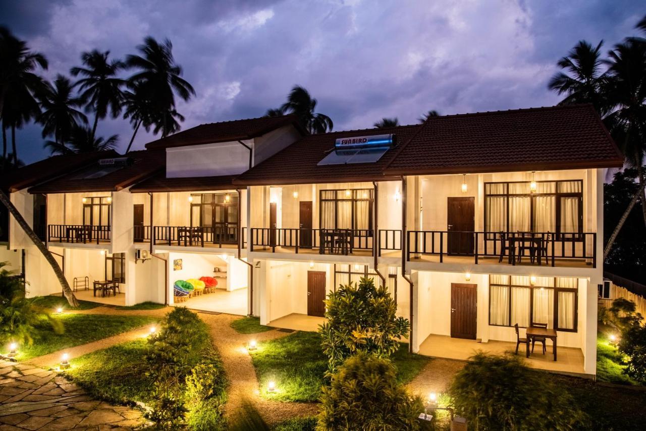 Green Parrot Beach Resort Tangalle Kültér fotó